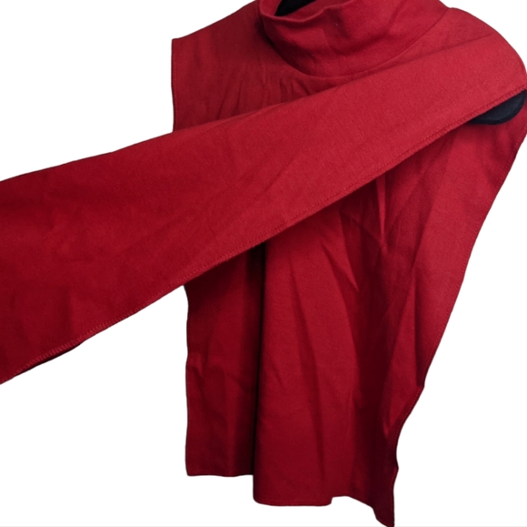 NWT CC Hughes Red Pullover Poncho - Toddler Size ❤️✨ - Picture 4 of 8